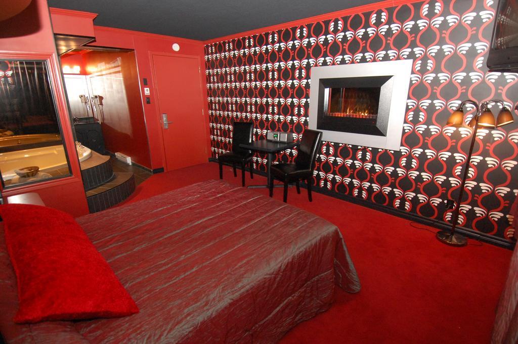 Motel Capri Et Suites Repentigny Kültér fotó